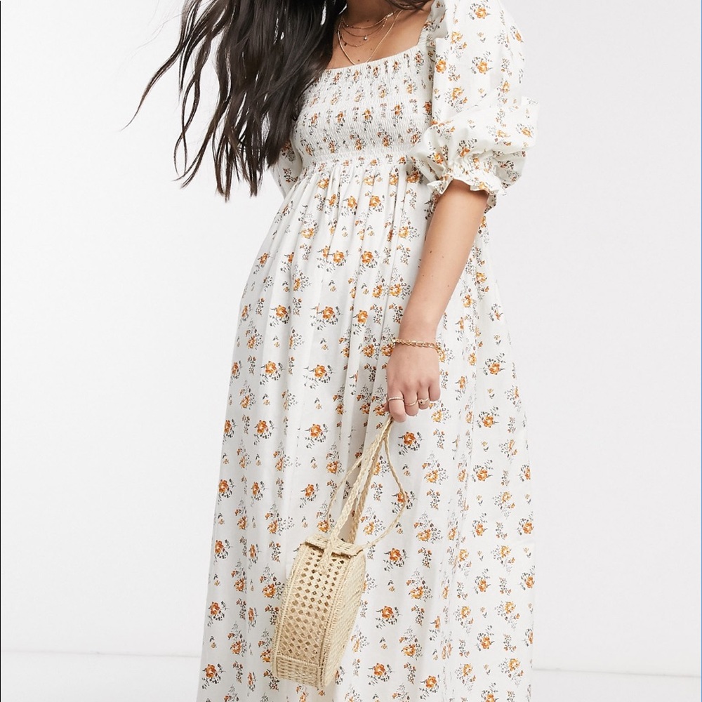 Gorgeous White puff sleeve cottage dress